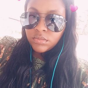 Meet your Posher, Brittney